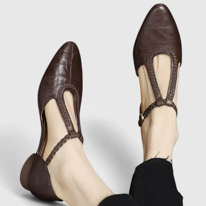 ANNE – CLASSIC T-STRAP FLATS