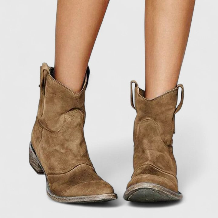 ALEA– WESTERN CHIC ANKLE BOOTS